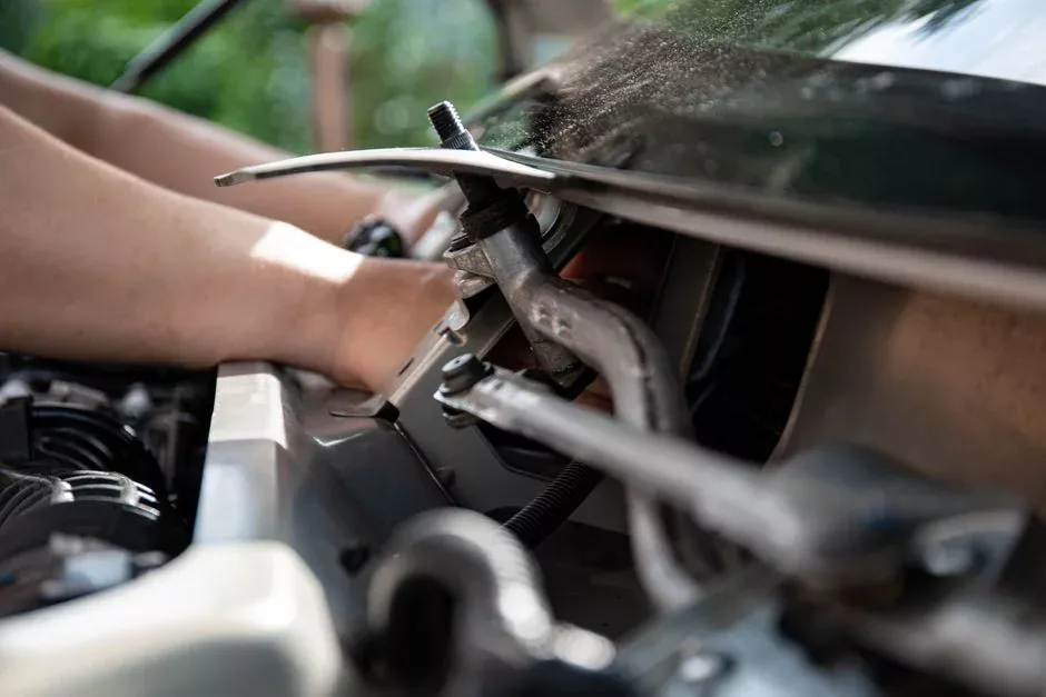 Sourcing Strategy: OEM-Locked vs Commodity Parts
