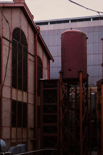 Inside the Contactor: Adsorption Stages in the Process Flow