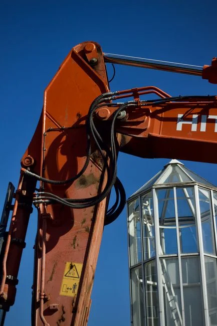 Mechanical Installation: Rigging, Levelling and Plate Pack Alignment