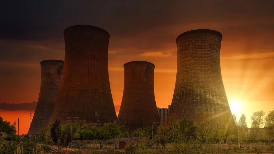 Cooling-strategy comparison: evaporative, adiabatic, and hybrid liquid-to-liquid for Cape Town
