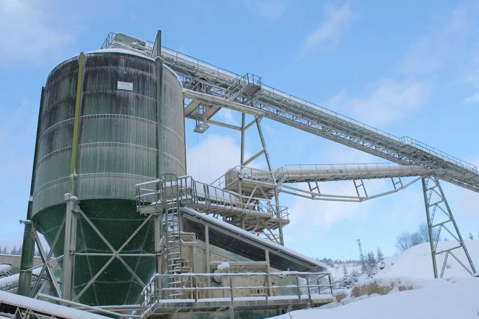 How a gravity clarifier (and lamella plate settler) behaves on the same stream