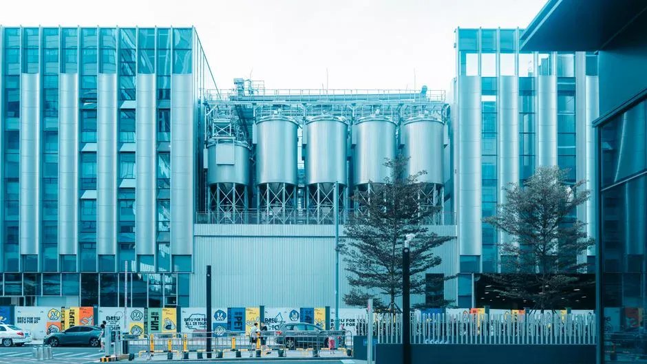 Hollow-Fibre vs Flat-Sheet MBR: Which Membrane Format Fits a Doha Hotel?