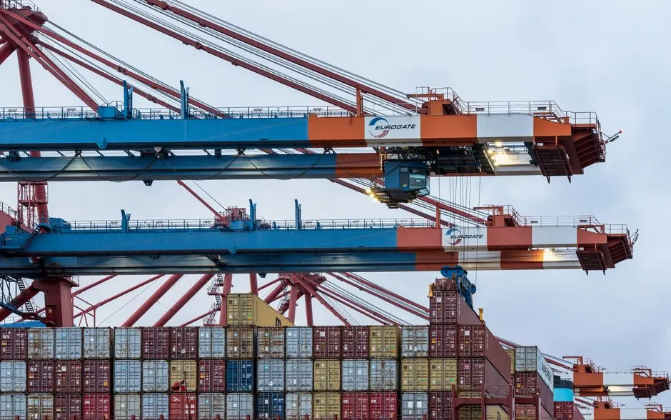 Container selection: 20 ft HC vs 40 ft HC, single vs parallel