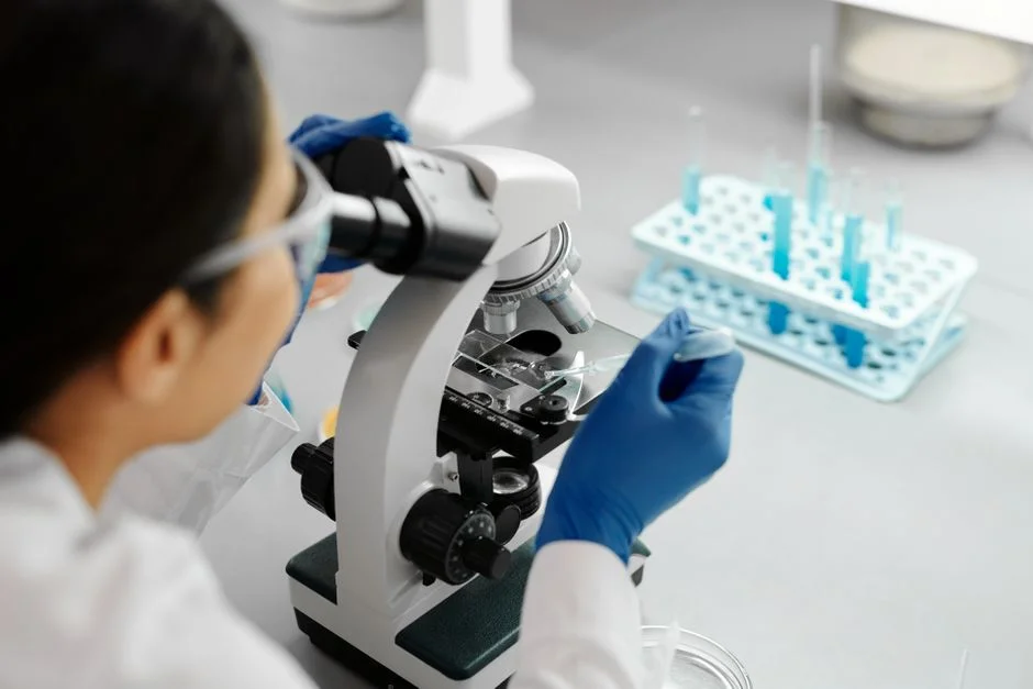 The Antibiotic-Residue Trap: AMR as the Hidden 8–15% Price Chip