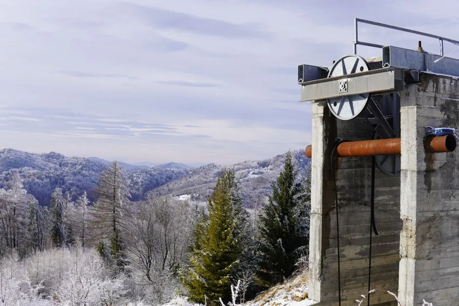 Operating Parameters and Cold-Season Performance in Milan Province