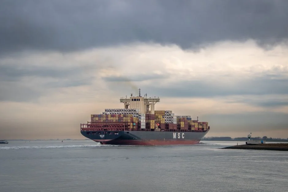 Matching flow to a 20 ft or 40 ft ISO container